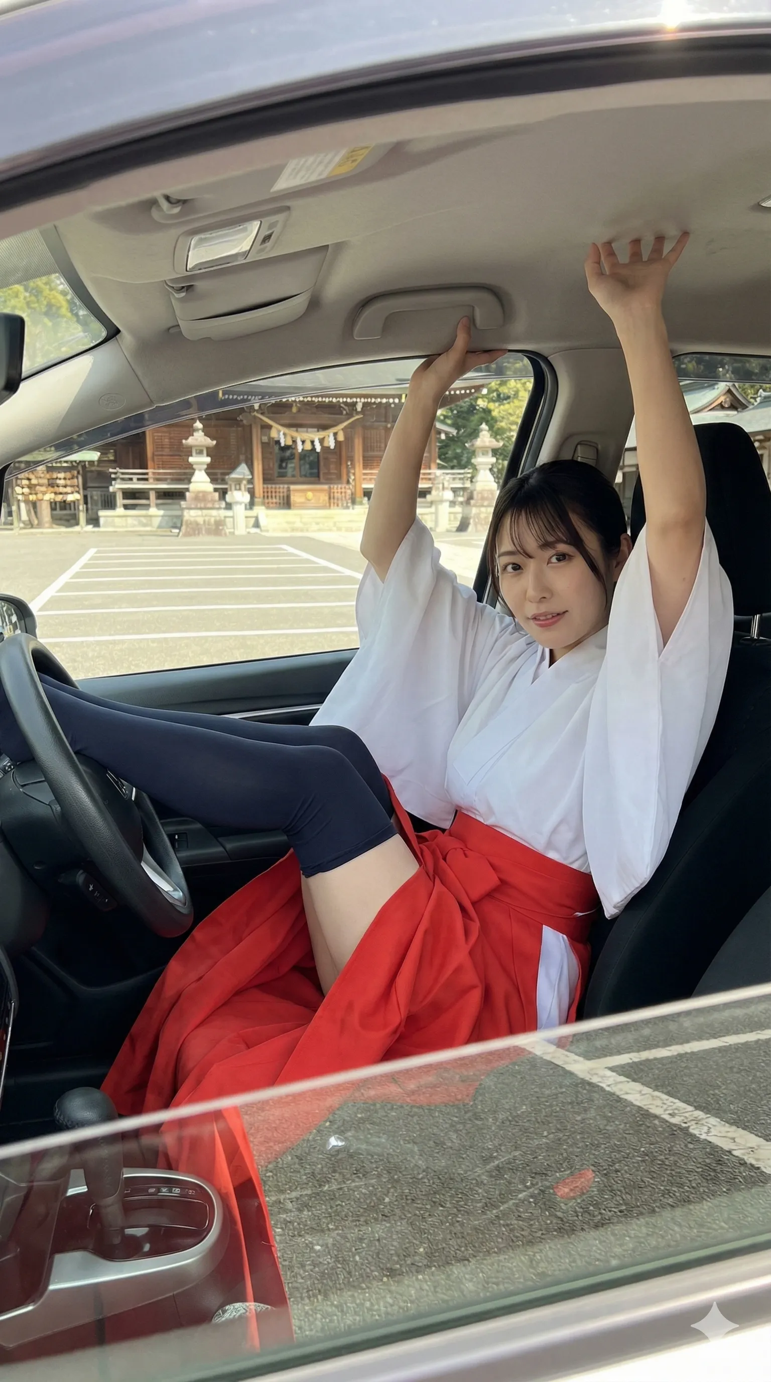 巫女さん 袴姿 清楚な横顔 フェチショット 001