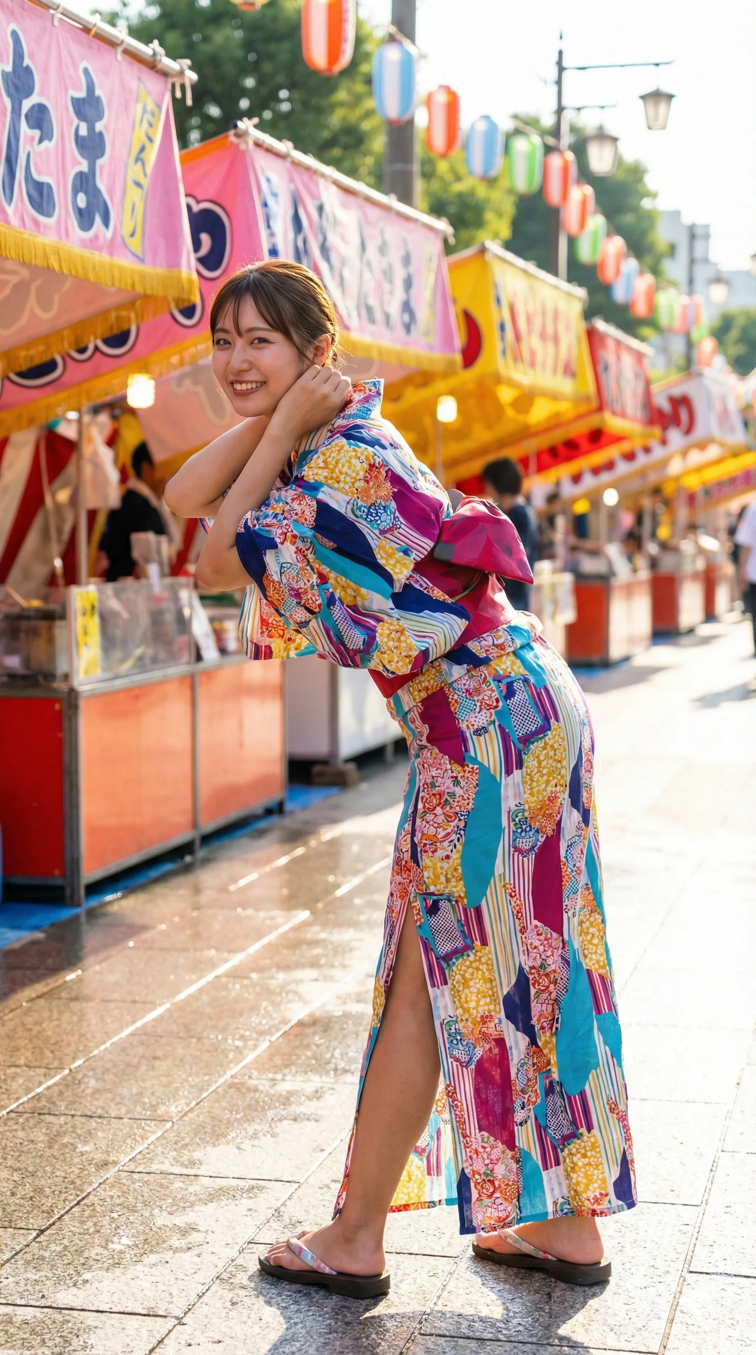 浴衣姿で屈む美女の太ももアップフェチ画像 022